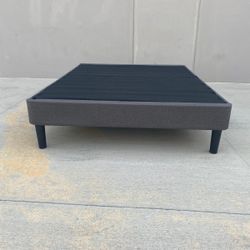 Queen Bed Frame With Mattress 