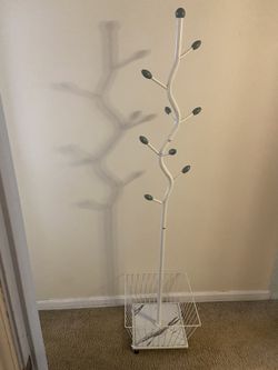 Coats rack with brake wheel