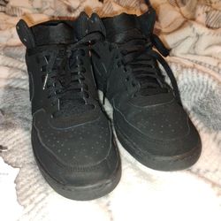 Nike Court Mid