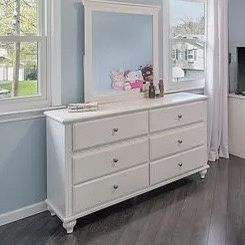 Dresser With Detachable Mirror