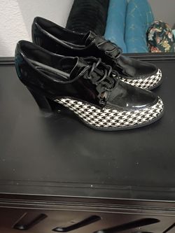 Dress shoes