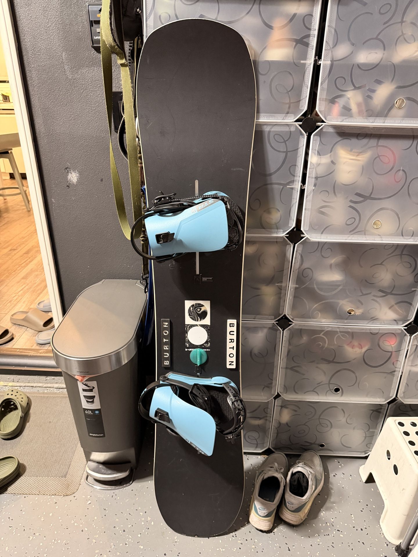 Burton Instigator snowboard 150W binding not included