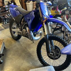 2016 YZ 300 