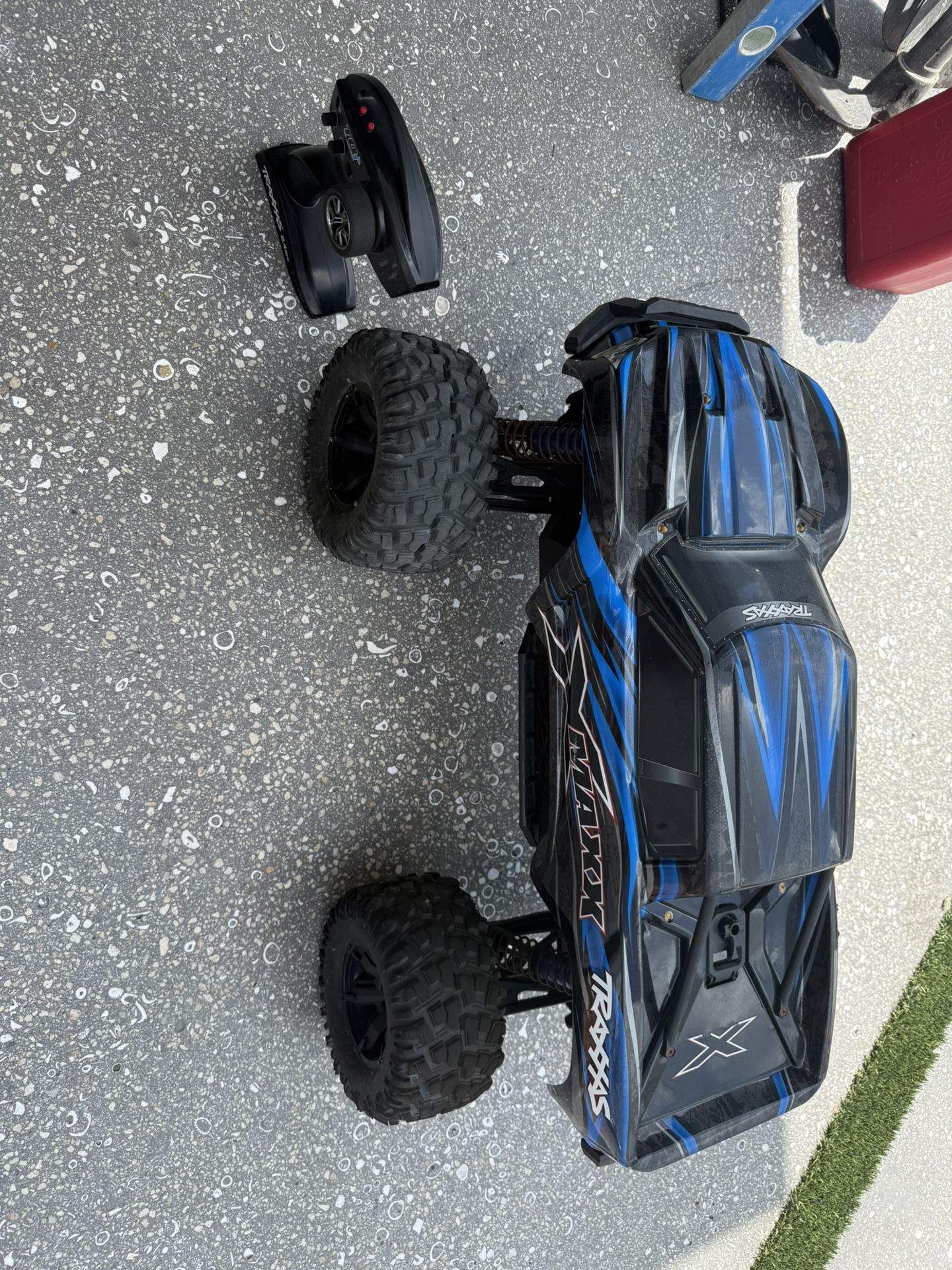 Traxxas Xmax With Remote