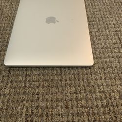Apple MacBook Air 13.3 M1 Chip 2020 8GB 256GB New 