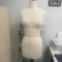 Woman mannequin