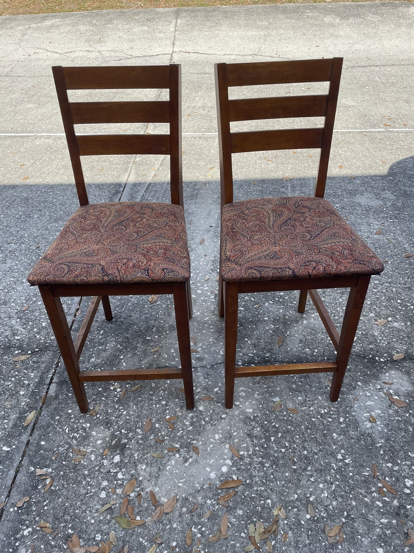 ***REDUCED*** SOLID WOOD SET OF 2 BAR STOOLS ***