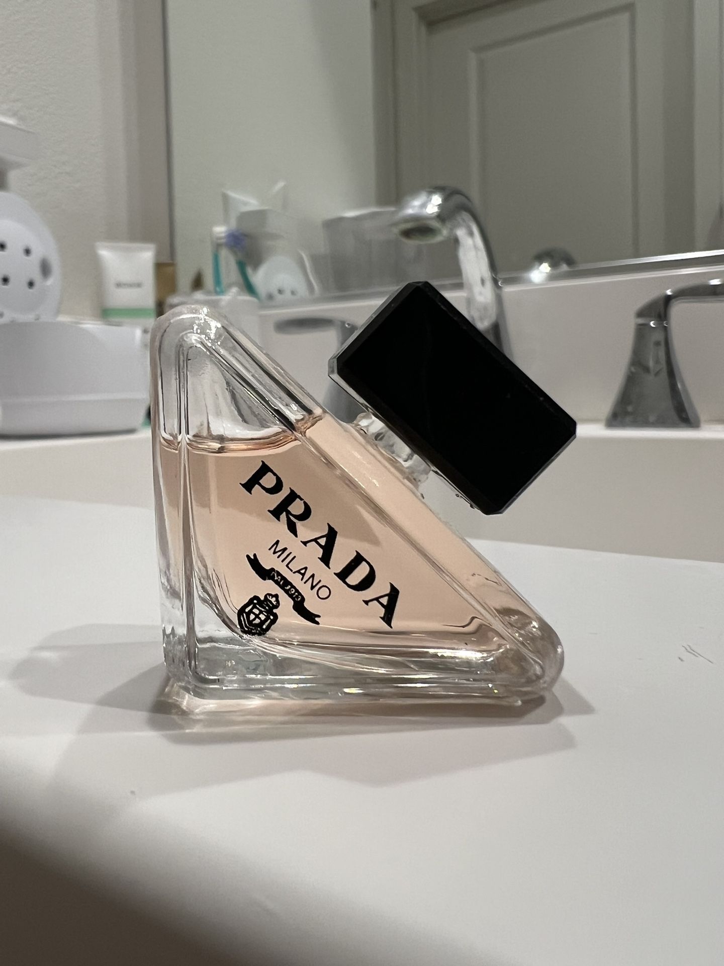 Prada Paradoxe Perfume
