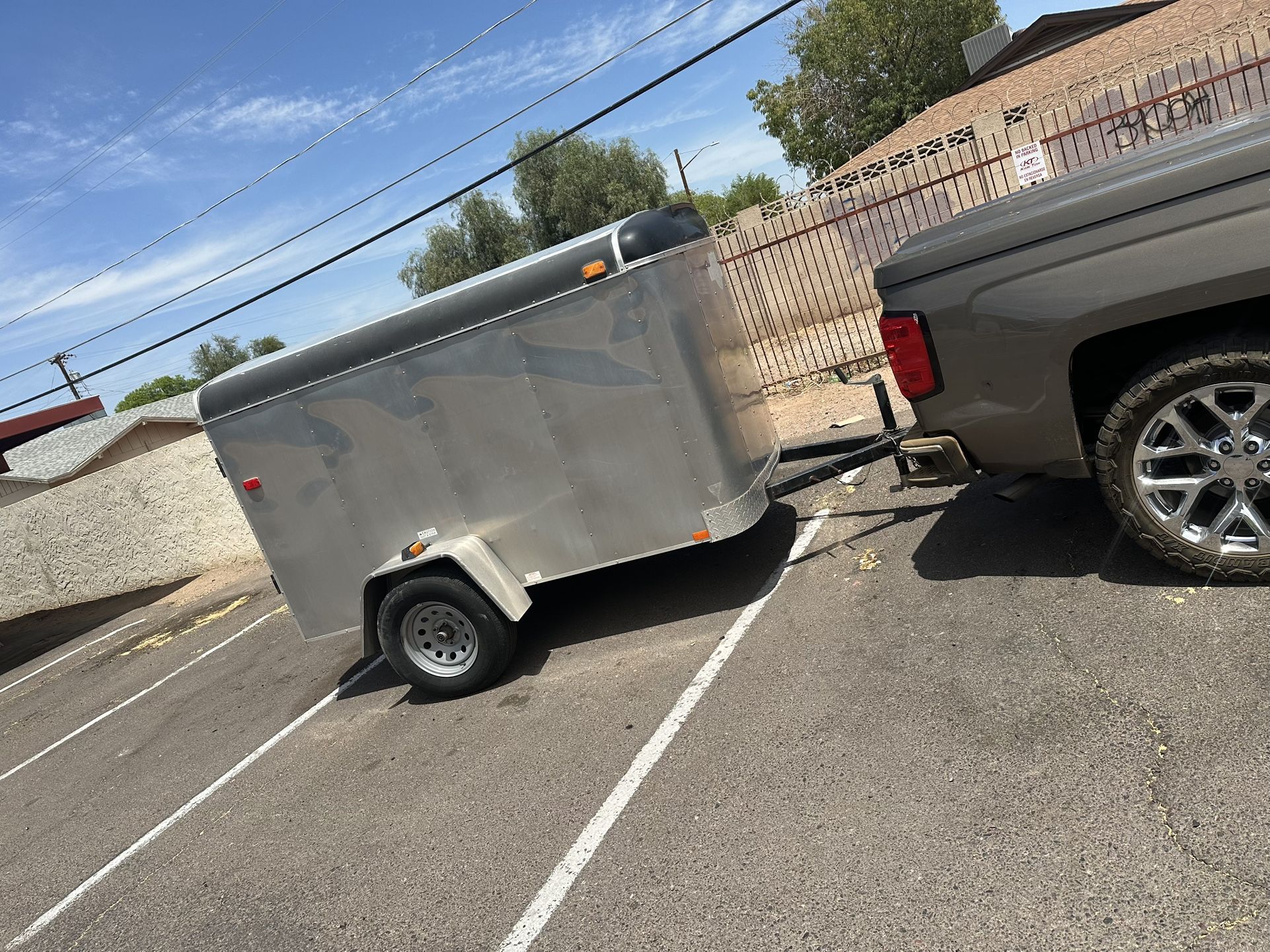 2011  5 X 8 Victory Enclosed Trailer 