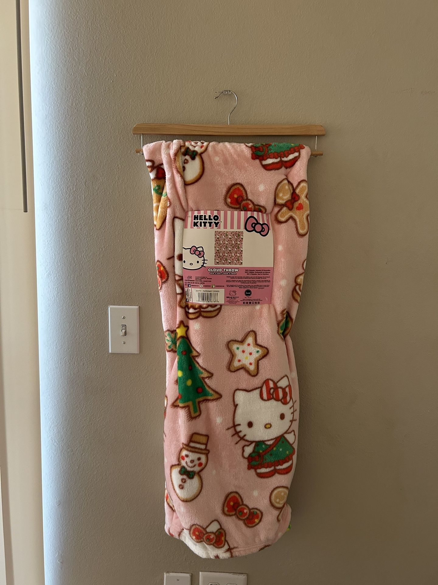 Hello Kitty gingerbread blanket