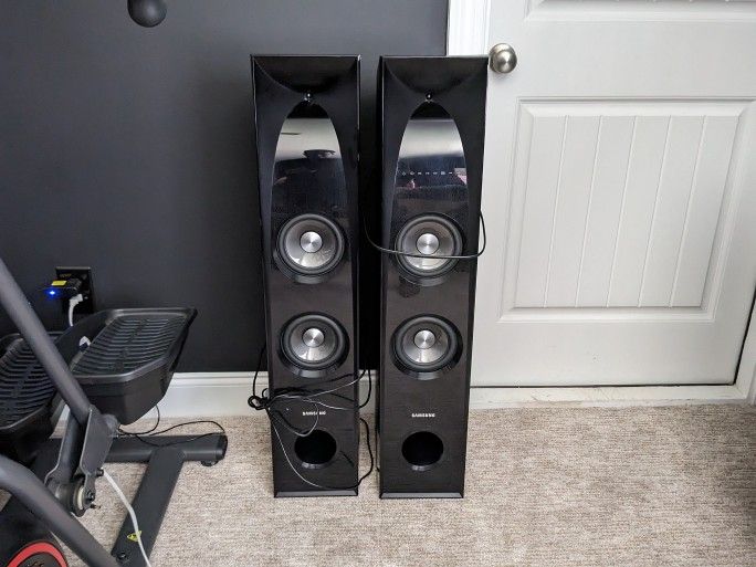 Samsung TW-J5500 Floor Standing Speakers