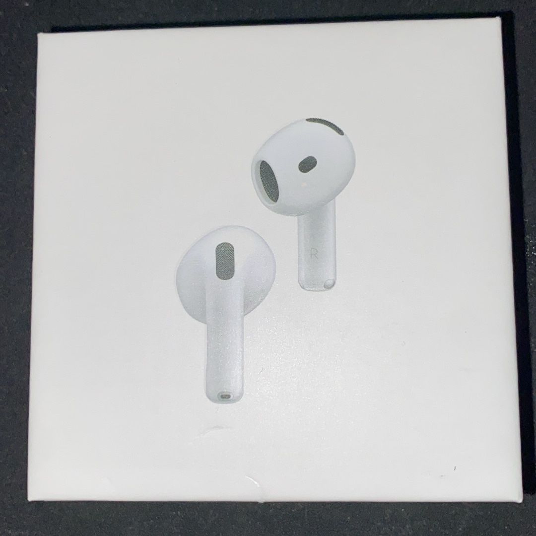 Apple Airpods 4th generation with noise cancellation 