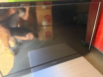 Sony KDL-46Z5100 for repair or parts.