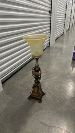 Hurricane lamp