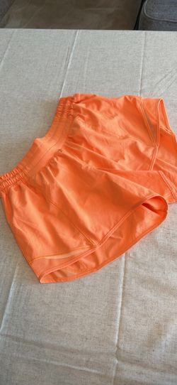 Lululemon - Hotty Hot Low-Rise Lined Shorts 4” size 6