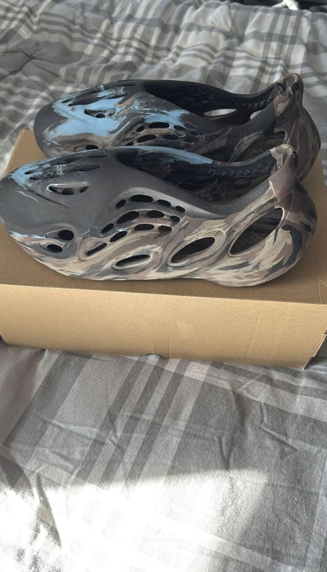 Yeezy foam runner Size 8.5