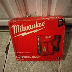 Milwaukee 3/8 Crown Staple Gun 