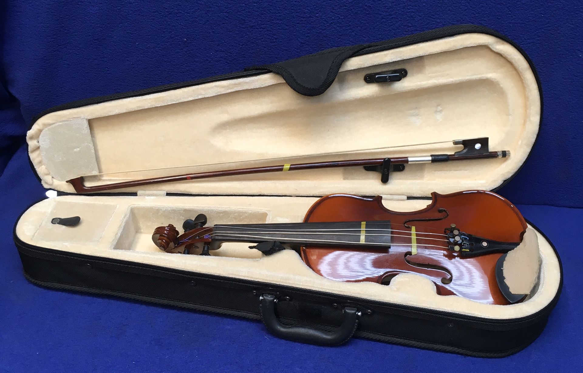 Cecilio violin