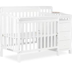 Crib, Dream On Me Jayden 4-in-1 Mini Convertible Crib And Changer in White

