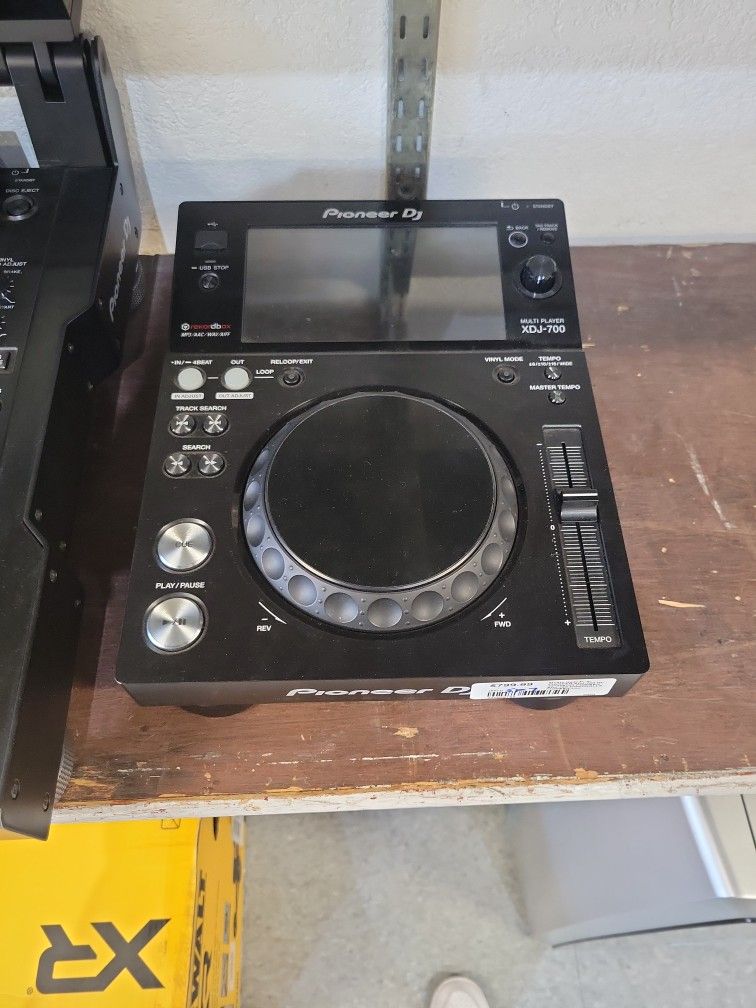 Pioneer XDJ 750