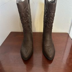 Women’s Size 7 Cowboy Boots