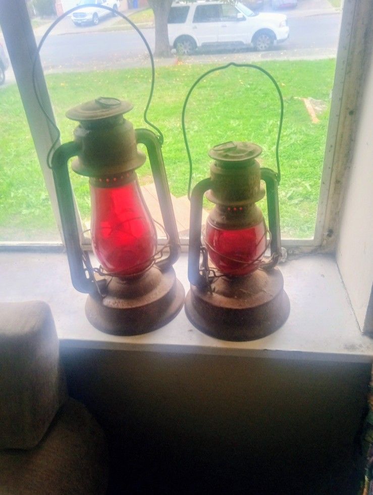 Vintage Dietz Red Lanterns