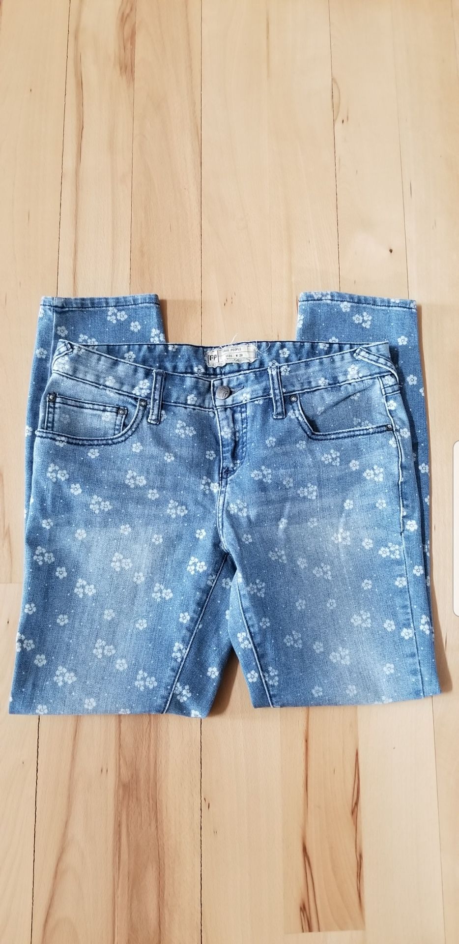 FREE PEOPLE JEANS Size W28 Barely Worn