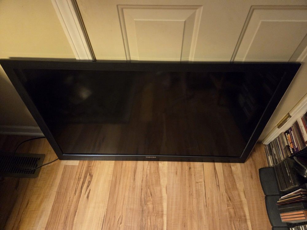 Toshiba 42" 3D TV for sale