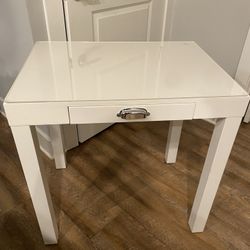 Parsons mini best sale desk pottery barn