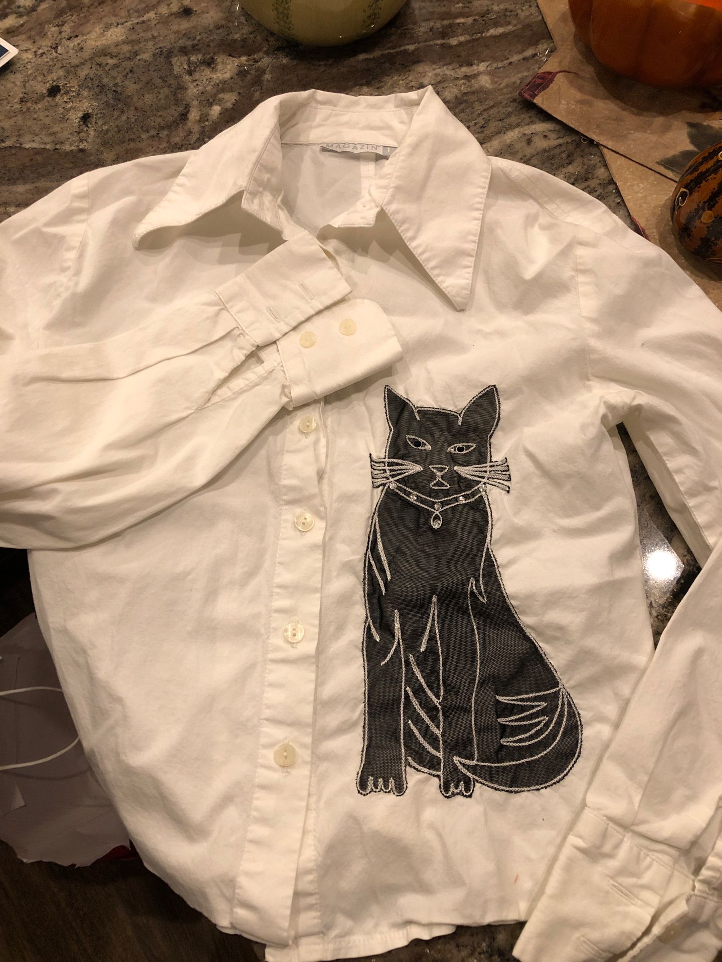 Women’s cat fitted button blouse shirt size 1 white
