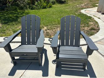 Set of brand new reclining chairs
