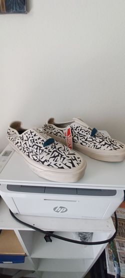 Vans Slip-On Sneakers with Graphic Print M8.5. F10