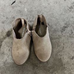 Zapatos Para Niñas Size 5 En Buenas Condiciones$5