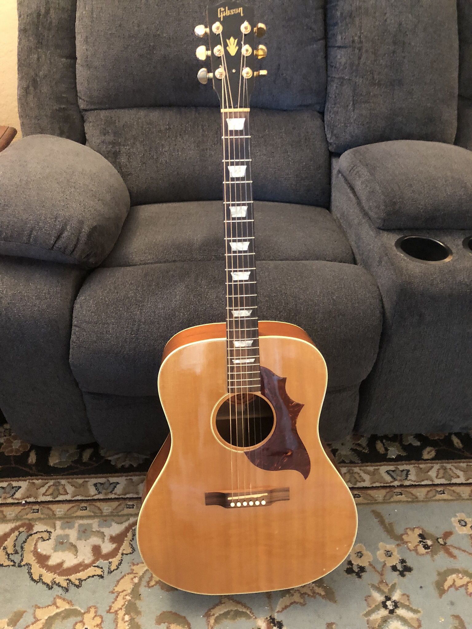 Gibson Songwriter Acoustic Guitar