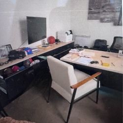 Desk with 3 2-drawer cabinets