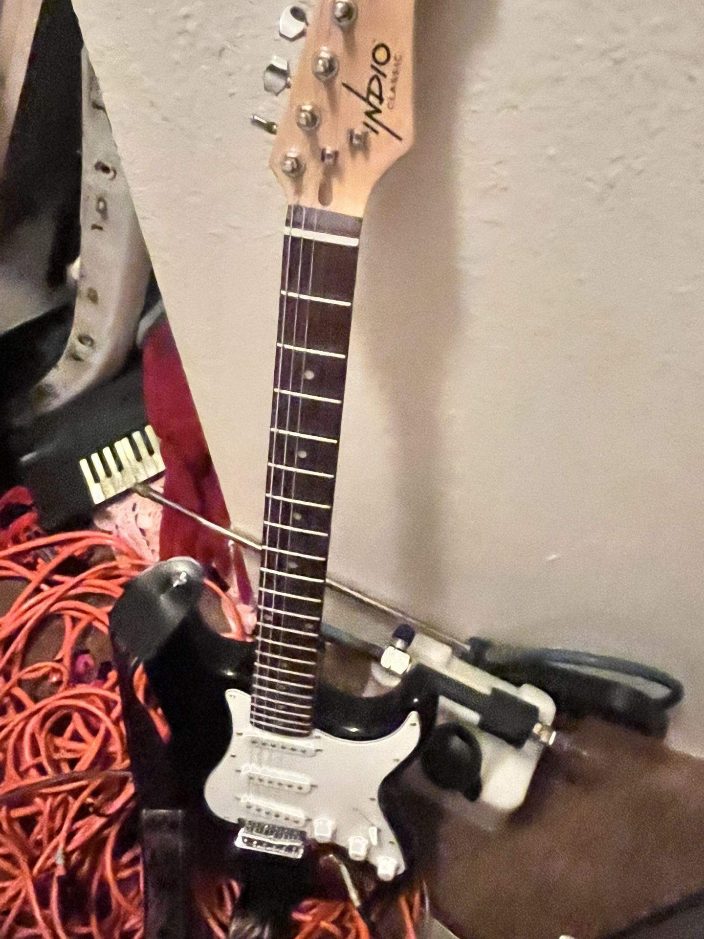 Indio Classic Electric Guitar And Amps