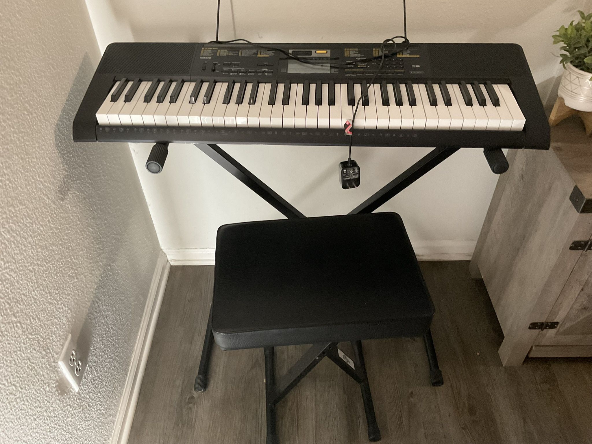 Casio Keyboard Ctx2400 With Folding Bech And Base