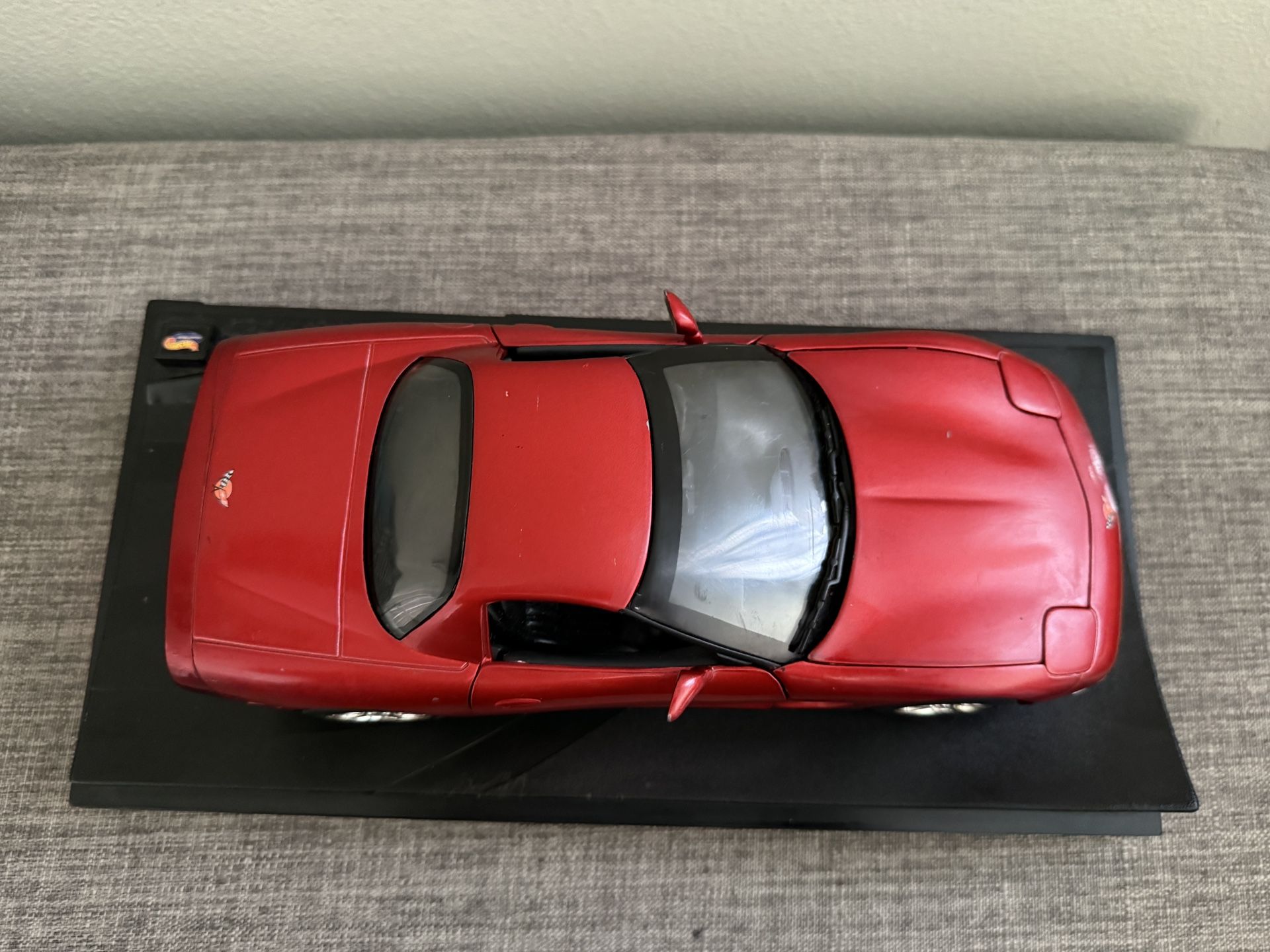 Hot wheels 1/18 Die-Cast C5 Red Corvette Model Car w/stand