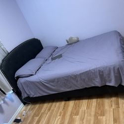 Queen Bed Frame An Mattres 