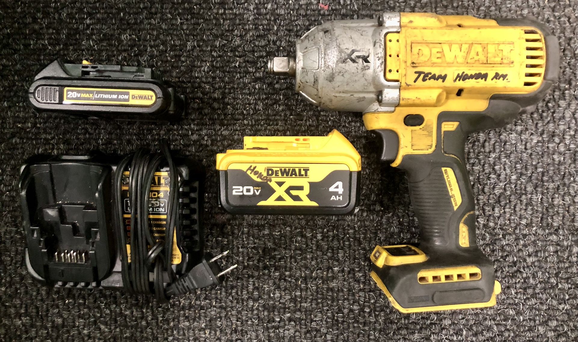 Dewalt 1/2” Impact Wrench, 2-batteries and Charger