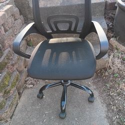 Very Good, Comfortable Office Chair, Marietta 