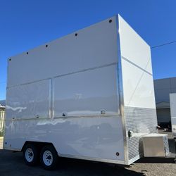 ENCLOSED CARGO VENDING CONCESSION TRAILER