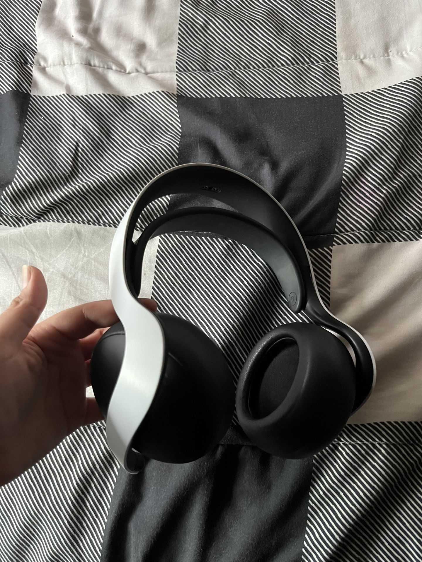 Sony - PULSE Elite Wireless Gaming Headset - for PS5 - White