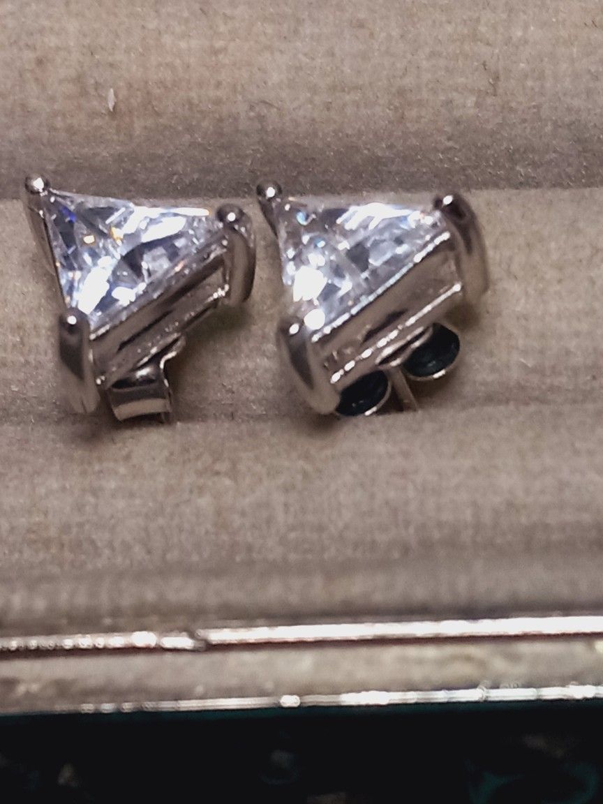 St.Silver Stud Earrings W/Stones-.75"