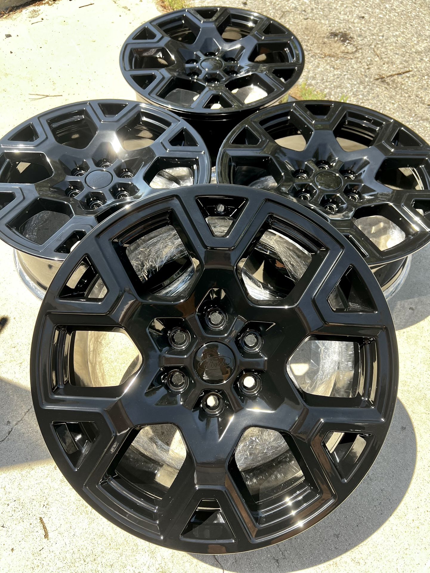 Exchange For Gloss Black Finish / Cambio Por Pintura Negro Brillante