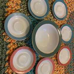 Vintage Pyrex Bowl And Saucers 