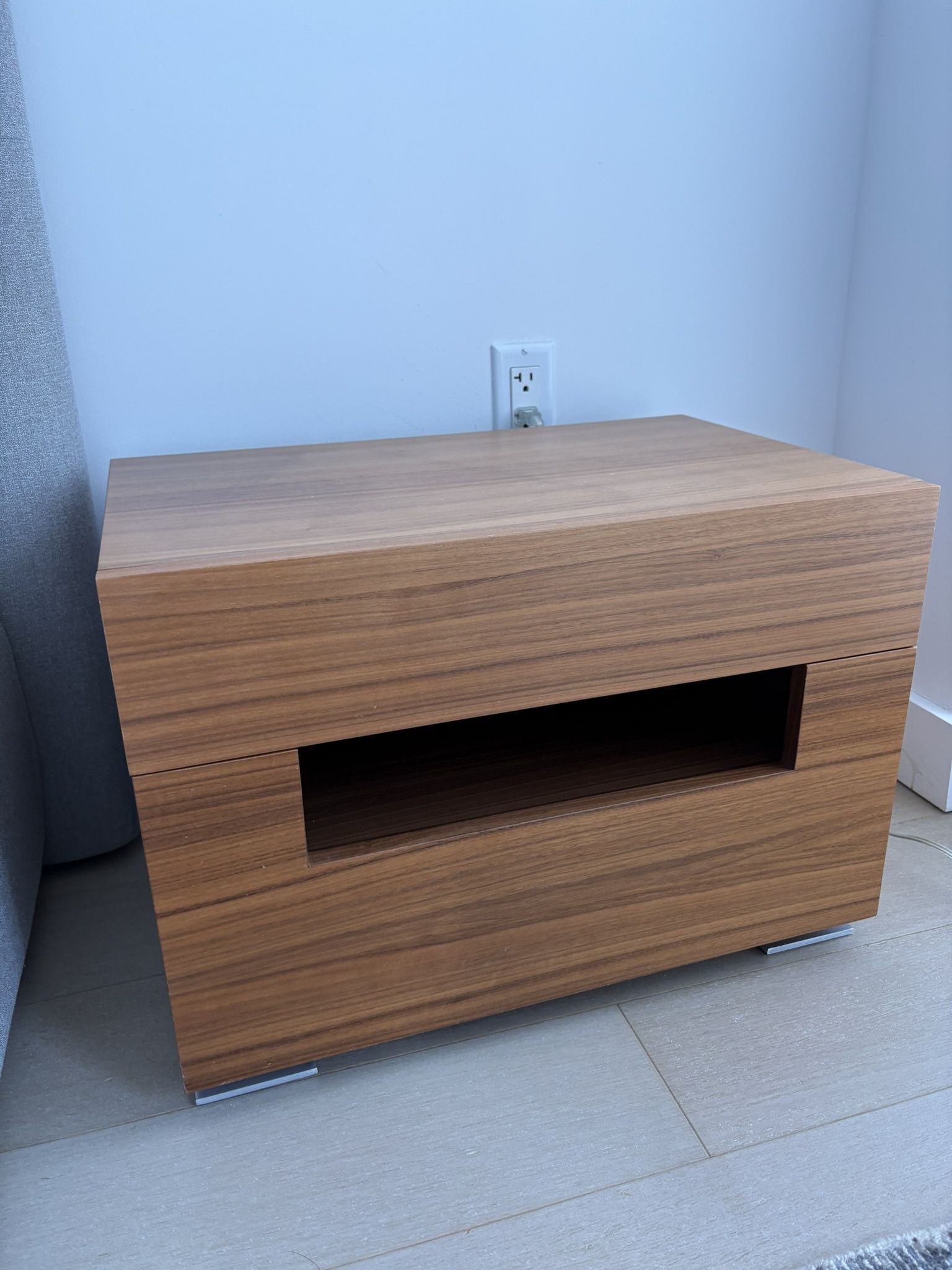 Modern Wood Nightstand with Drawer