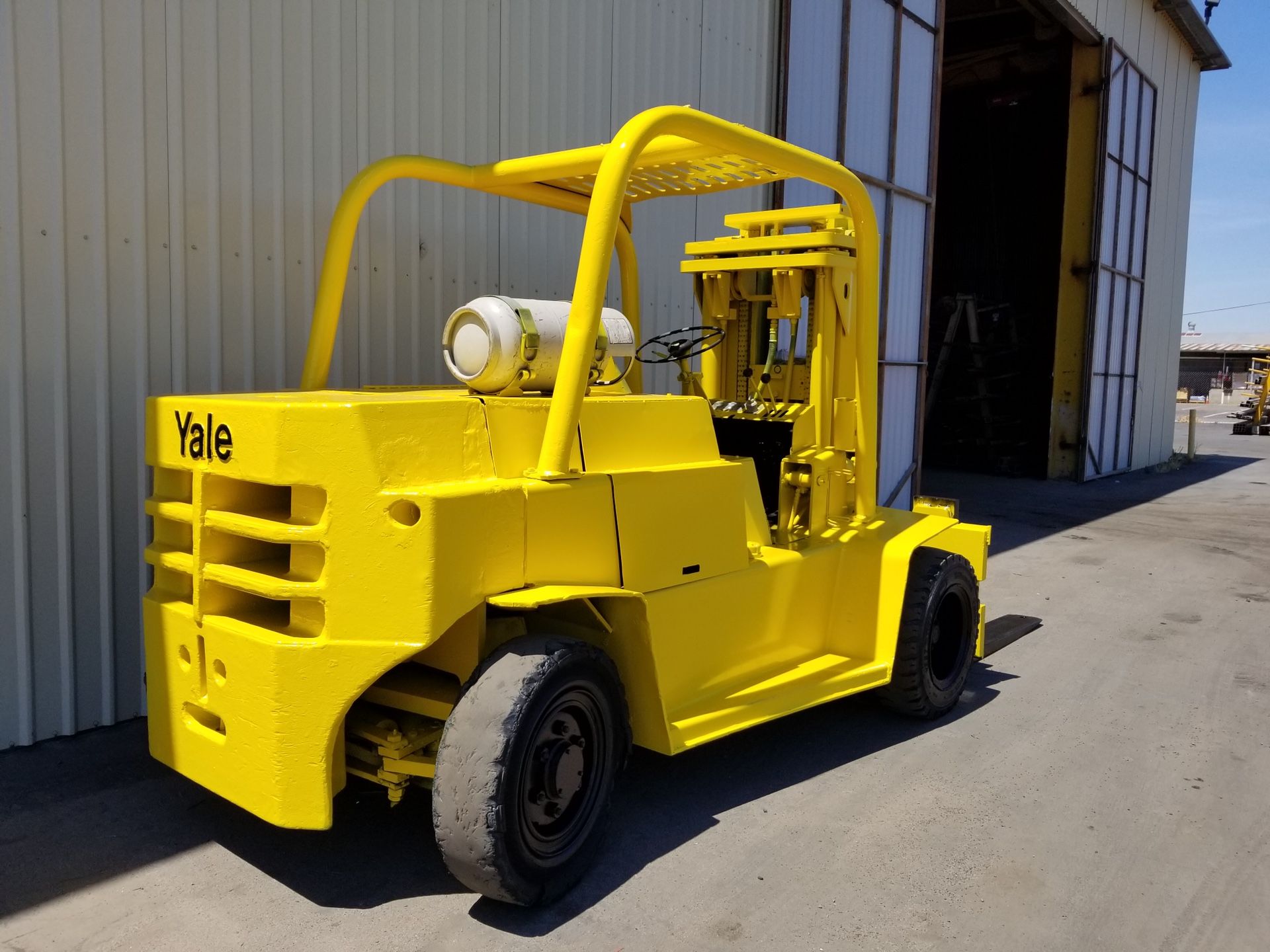 11,900 lb. Yale Forklift