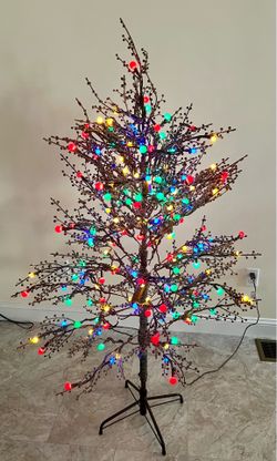 Pre-Lit Artificial Berry Branch Style Christmas Tree