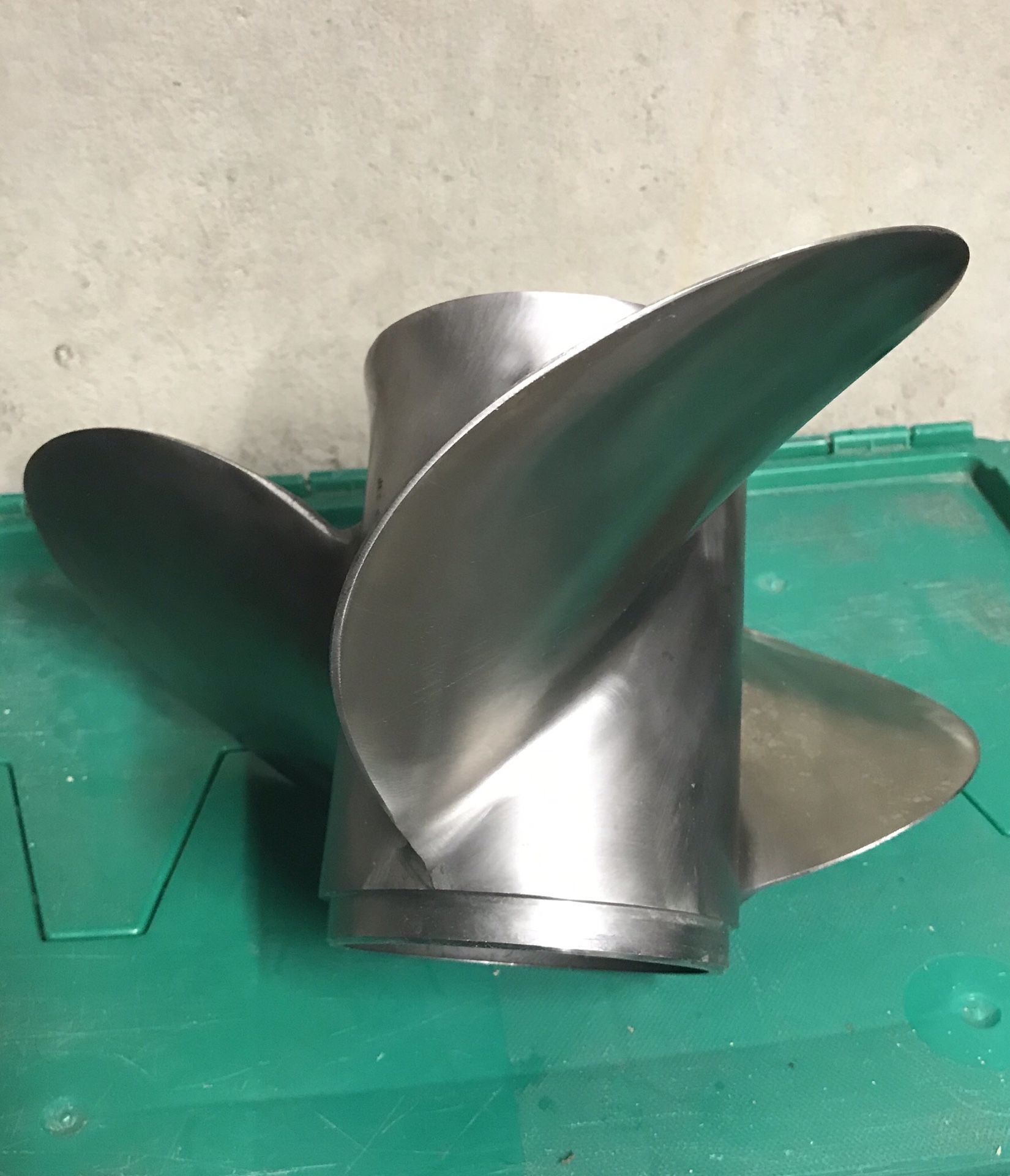 Excellent condition Quicksilver stainless steel boat motor propeller prop